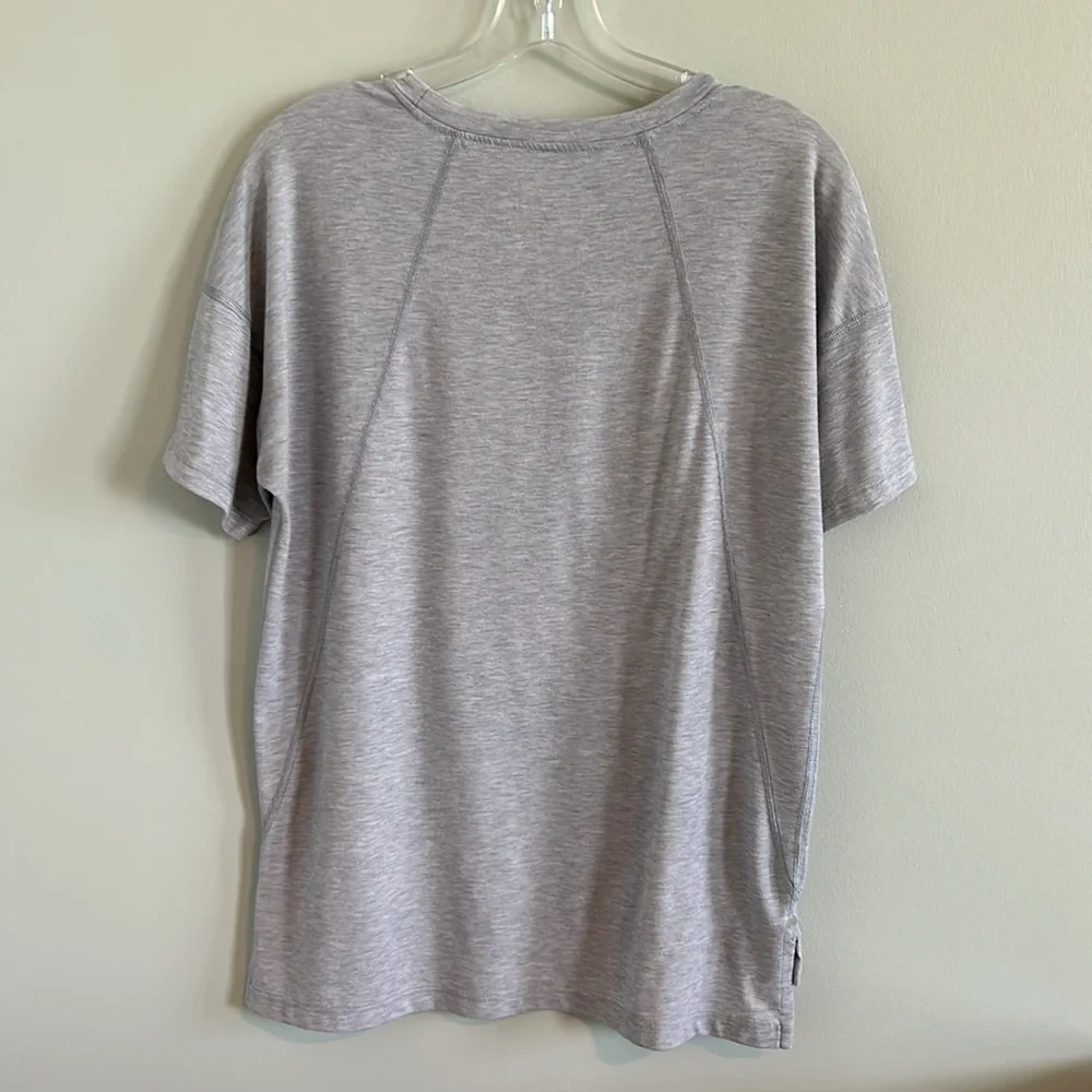 *SOLD* The North Face Top, Size Medium - Picture 6 of 7